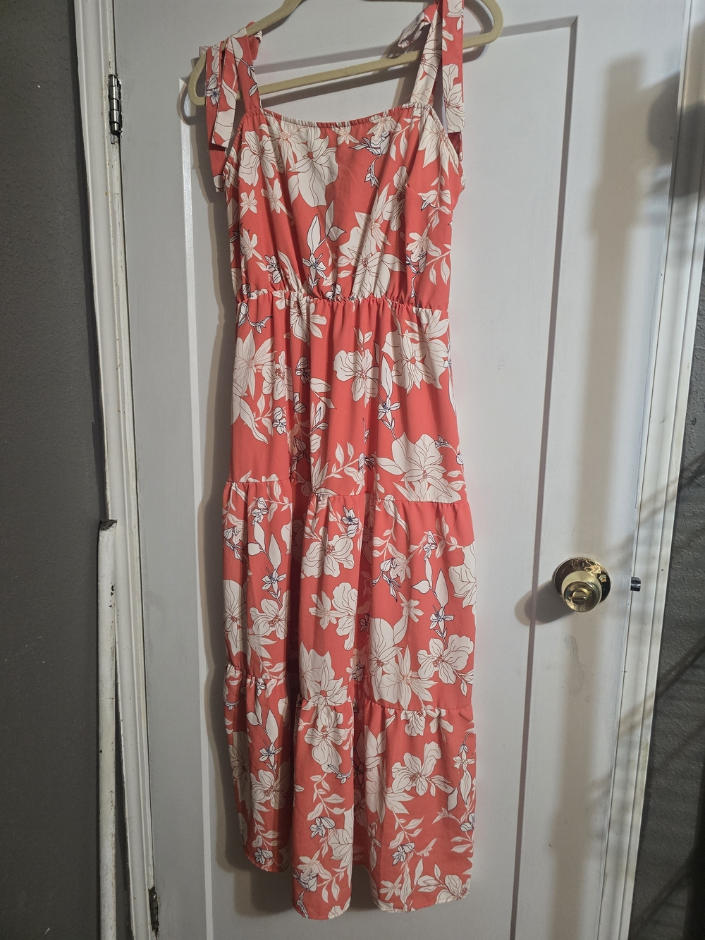 Sanctuary Coral and White Floral Tie-Shoulder Maxi Dress